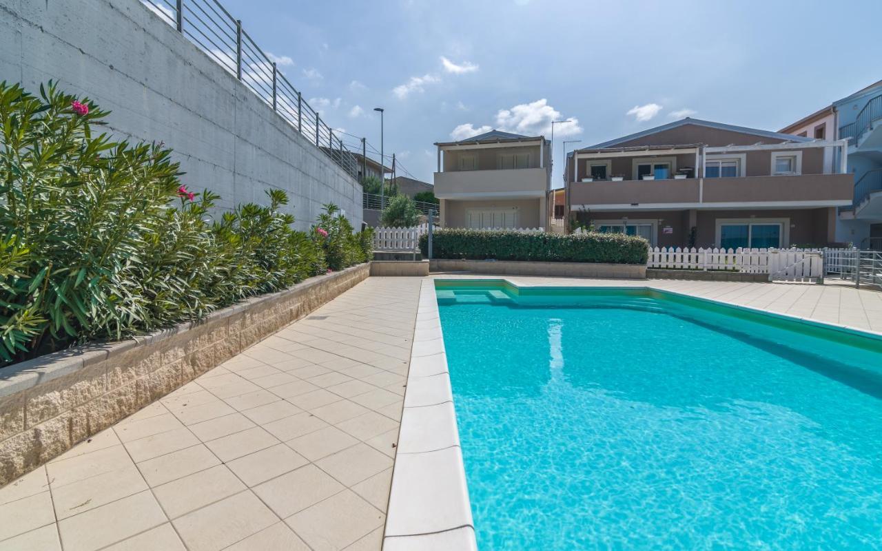 Villetta Federico Climatizzata Con Giardino Privato Viddalba 外观 照片