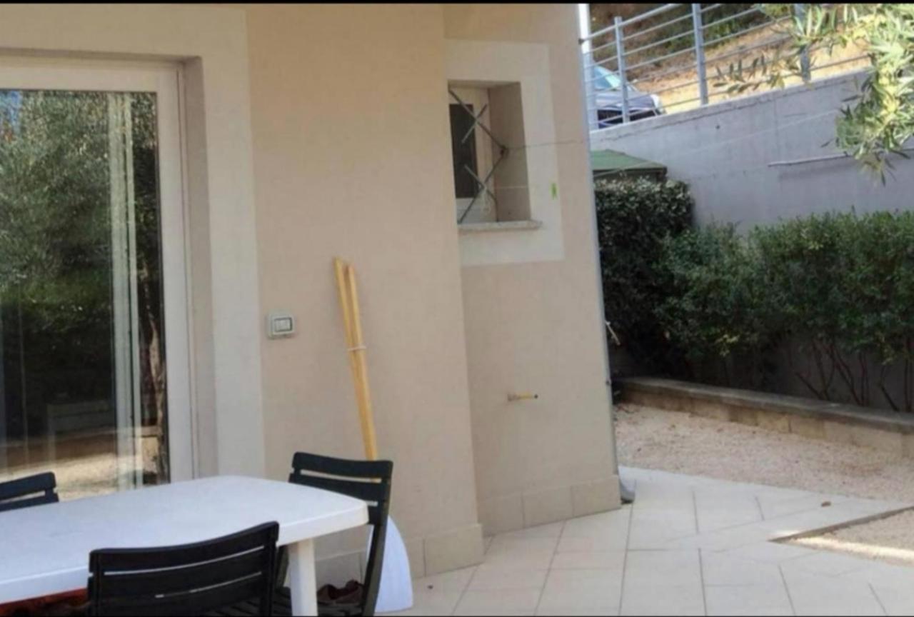 Villetta Federico Climatizzata Con Giardino Privato Viddalba 外观 照片
