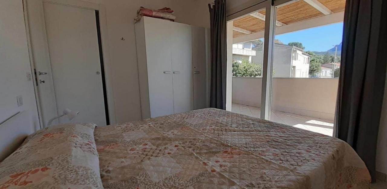 Villetta Federico Climatizzata Con Giardino Privato Viddalba 外观 照片